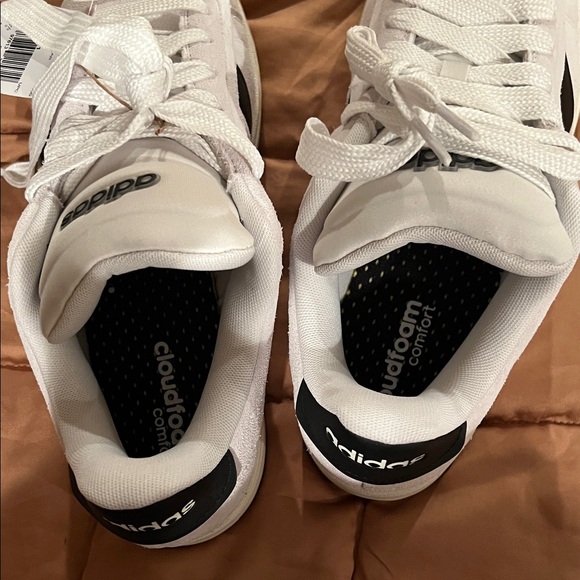 adidas Women's Sneakers White and Black - Picture 6 of 8